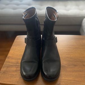 FRYE Sz 10 B Engineer Buckle Strap Unlined Oiled Leather Boots